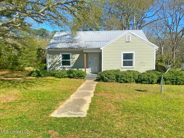 401 Oak St, Mendenhall, MS 39114