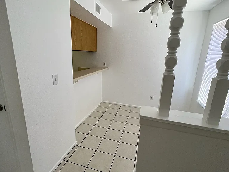 Brenda Arms Apartments — Photo 7