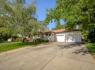 903 Sunriver Ln, Redding, CA 96001