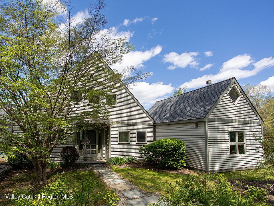 1st image of 322 Arcadia Drive