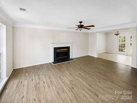 3rd image of 12525 Shelly Pines Dr