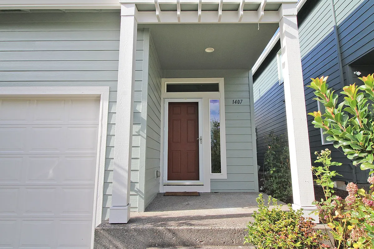 Building Photo - 1407 SW 175th Ave