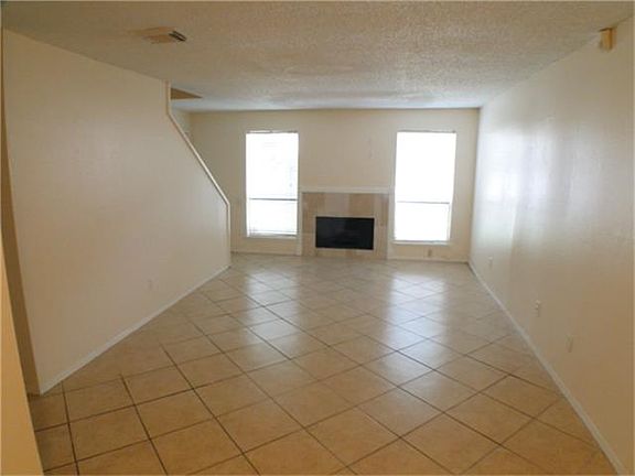 3rd image of 9467 Pagewood Ln #9467