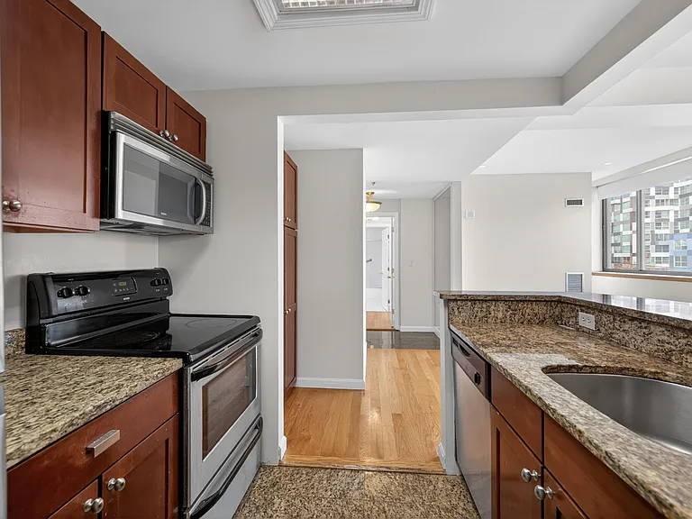 169 Monsignor Obrien Hwy #505 — Photo 13