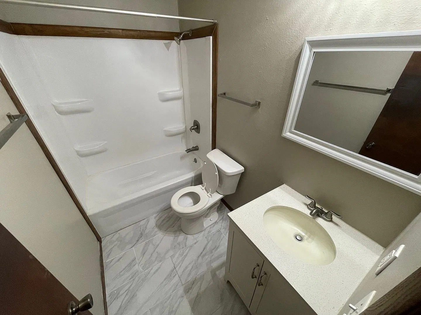 3131 Orchard - (3143) Duplex — Photo 2