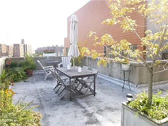 Rented by Siderow Residential Group