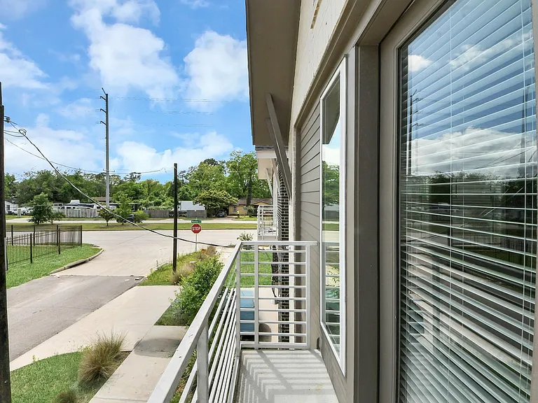 1044 Homer St — Photo 37
