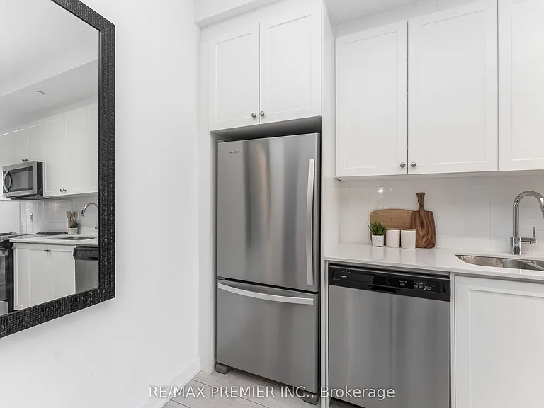 55 Duke St W #310 — Photo 32