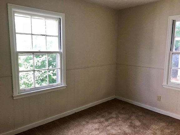 5th image of 1066 E 19th Ave