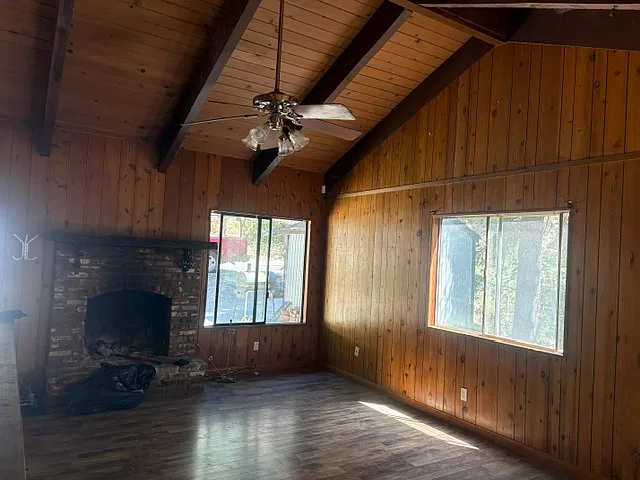 3 bed, 1200 sqft, $2,100 — Photo 2