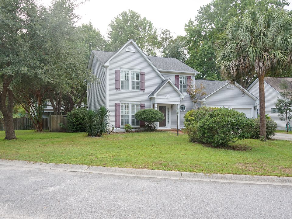 1st image of 2028 Country Manor Dr