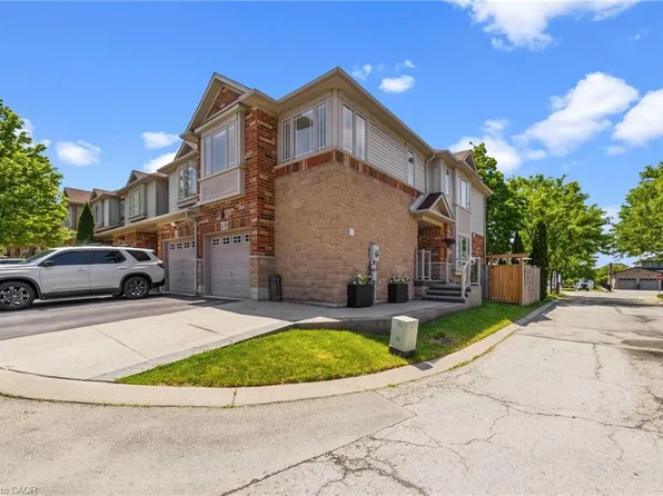 242 Upper Mount Albion Rd #13, Hamilton, ON L8J 0B1