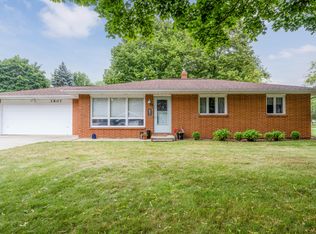 3807 Blenheim Rd, Saint Joseph, MI 49085