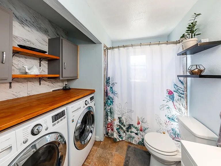 623 Catalina Dr — Photo 10