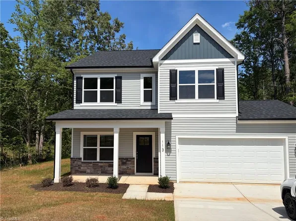 113 Titleist Dr, Statesville, NC 28677