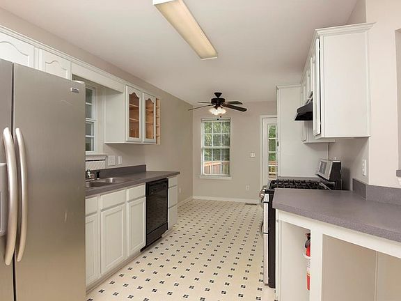 4th image of 3037 Landmark Dr SW