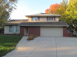14911 Cedar Cir, Omaha, NE 68144