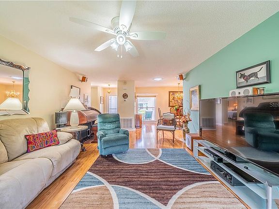 4th image of 2327 Lancaster Dr #3