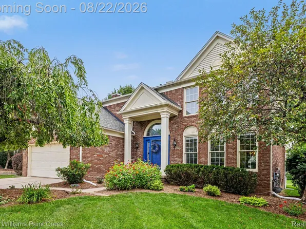 1724 Foresthill Dr, Rochester Hills, MI 48306