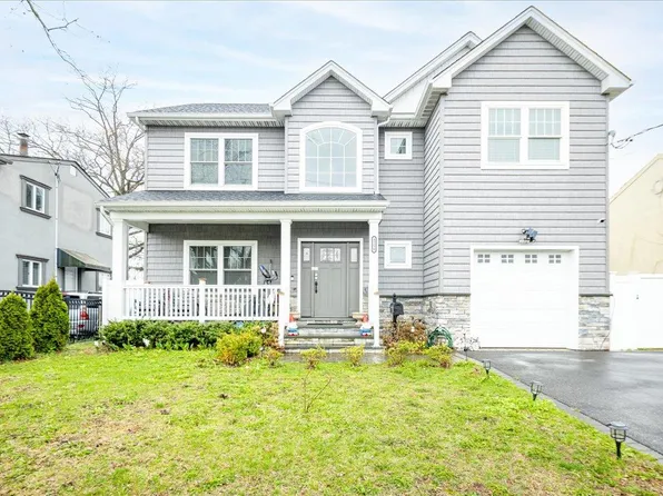 3258 Neptune Avenue, Oceanside, NY 11572