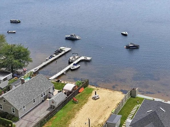 11 3rd Ave, Lakeville, MA 02347