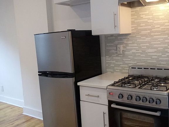 4th image of 2030 Madison Ave #1E