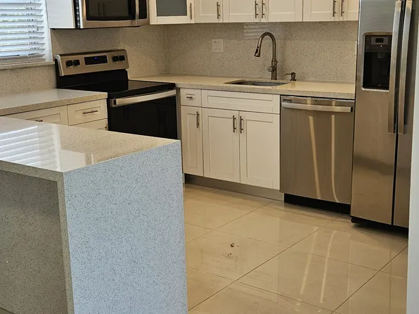 9170 Fontainebleau Blvd APT 301, Miami, FL 33172