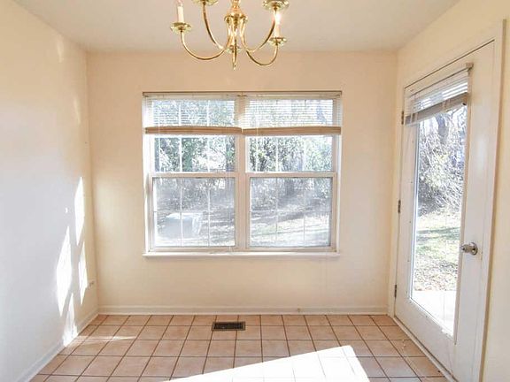 2nd image of 1225 N Red Oak Cir Unit 2
