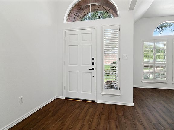 4th image of 8402 Falconet Cir