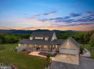 1050 Almond Dr, Luray, VA 22835