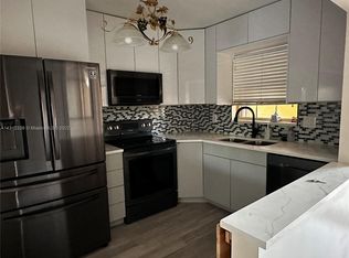 661 N University Dr #1201, Pembroke Pines, FL 33024