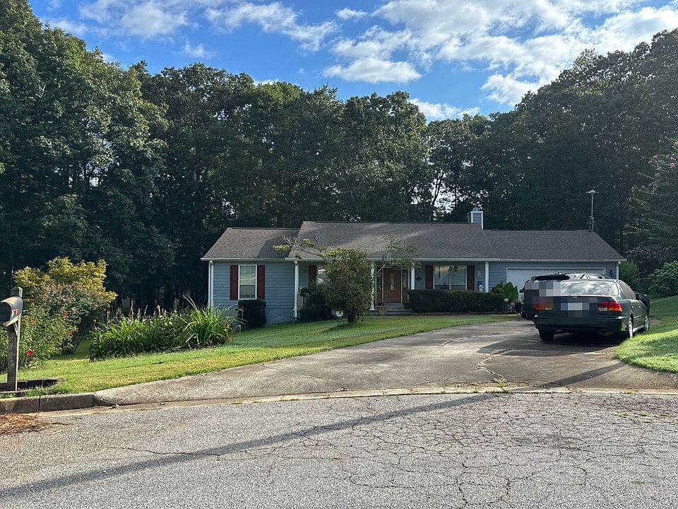 2nd image of 443 Manor Estates Dr