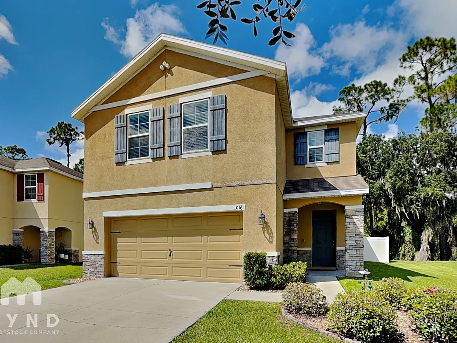 4 bed, 3.0 bath, 2328 sqft, $2,475 — Photo 1