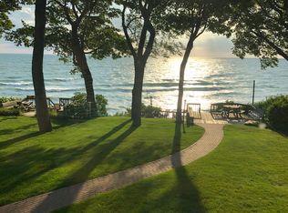 2435 Lakefront Dr, Holland, MI 49424