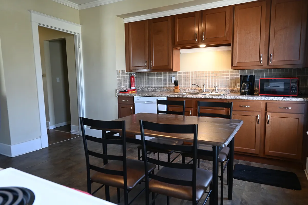 Building Photo - 535 Archer Ave #2