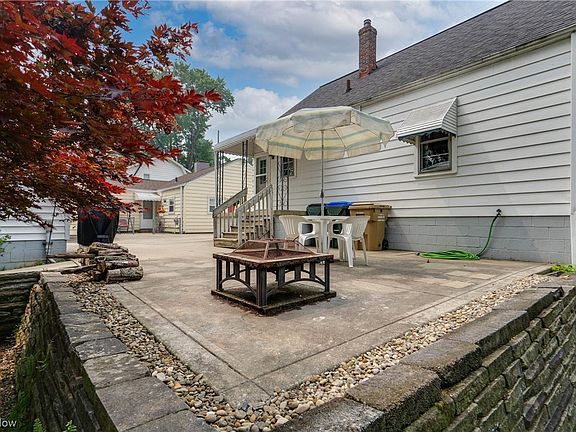 5th image of 2613 Elmwood St