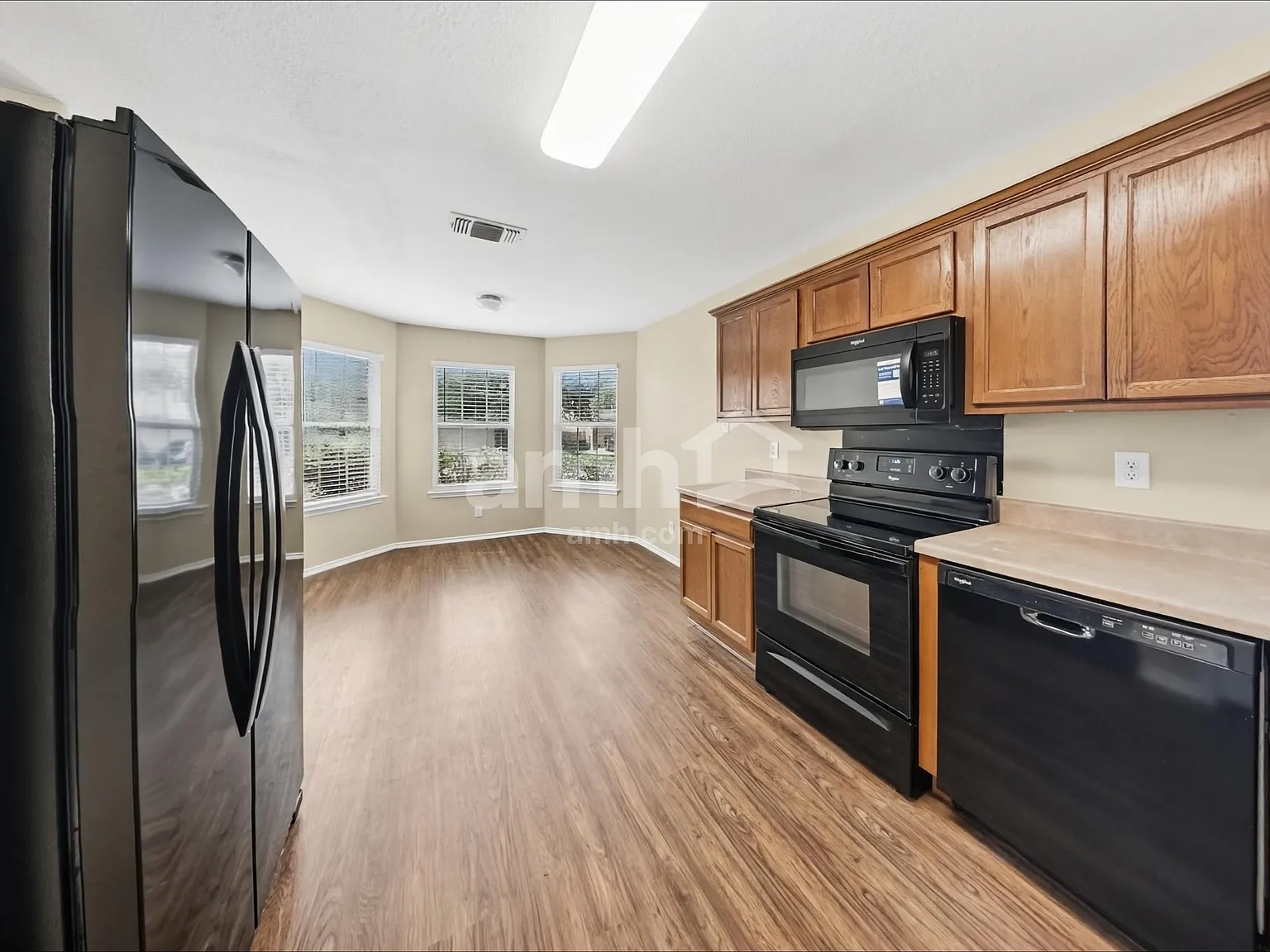 3 bed, 2.0 bath, 1700 sqft, $1,745 — Photo 4