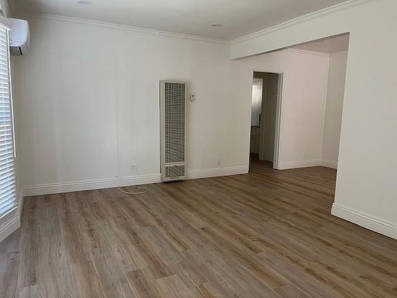 3rd image of 3370 Barham Blvd #3370