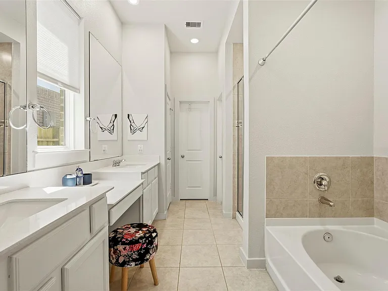 15647 Roscobie Park Dr — Photo 16