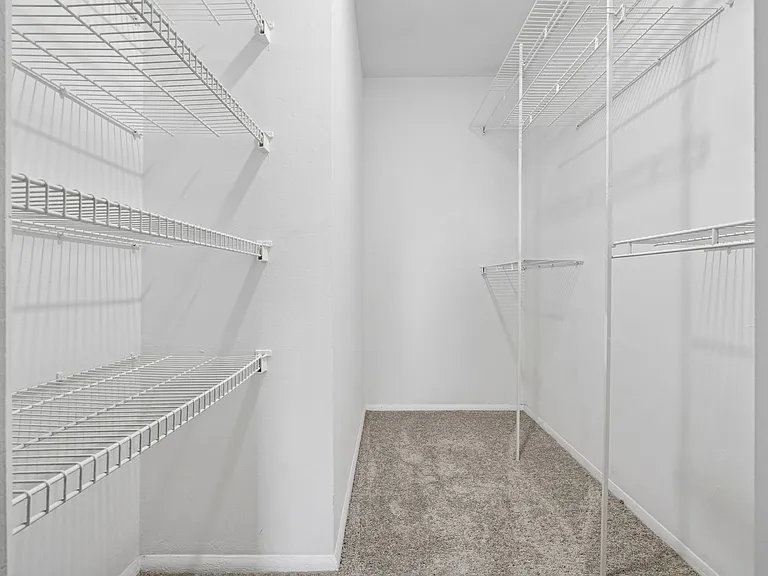 Hoffman Hills Apartments — Photo 7