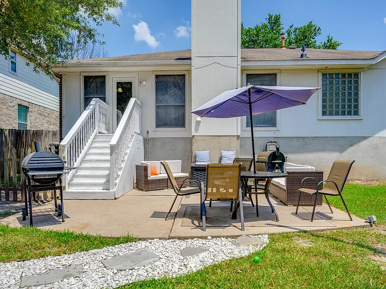 3625 Hawk Ridge St — Photo 34