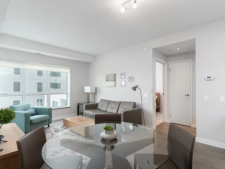 1167 Rothesay St — Photo 5