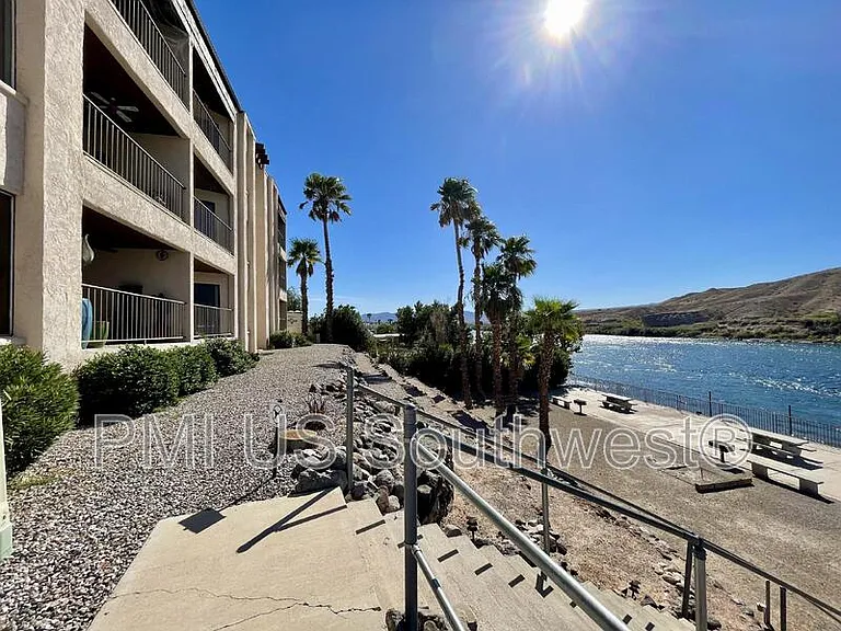 1611 Highway 95 #B208 — Photo 1