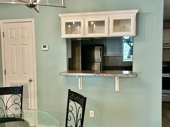 4th image of 710 Sonesta Dr APT 1