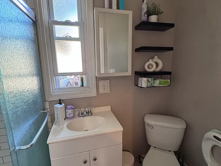 93 Pershing Ave #1 — Photo 6