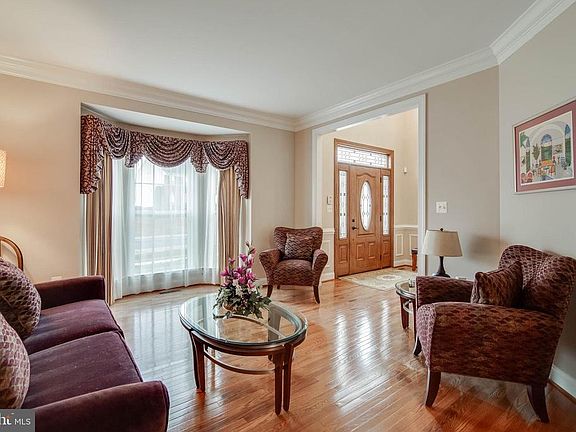 FORMAL LIVING ROOM