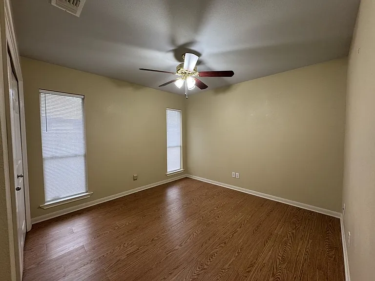 304 Ashland Crk — Photo 11