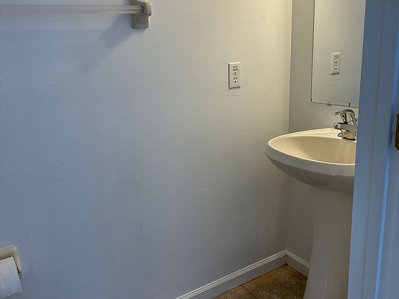 4th image of 10501 Park Commons Dr