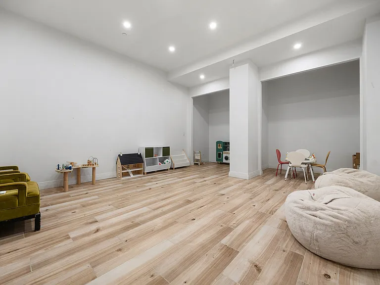 875 4th Ave #307 — Photo 24