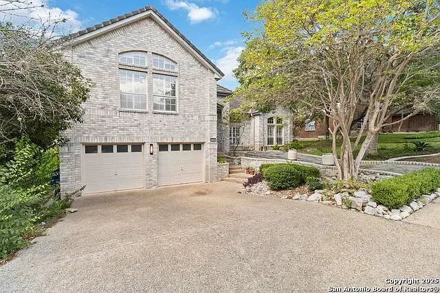 519 Mission Viejo — Photo 3